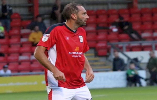 Vastly Experienced Defender Signs for Ashton United