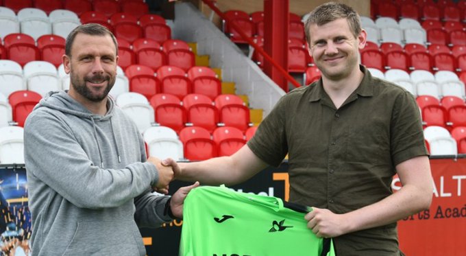 New Keeper Signs for Robins