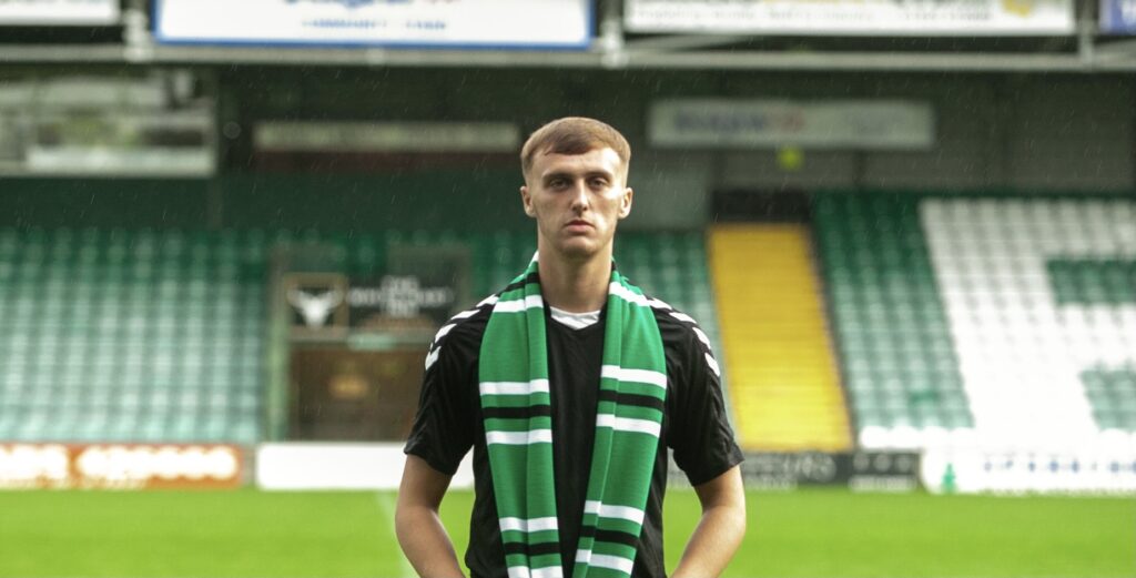 Cooper Makes First Signing as Yeovil Boss